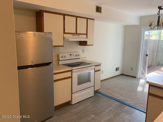 519 Elk Cir - Photo 3 of 20