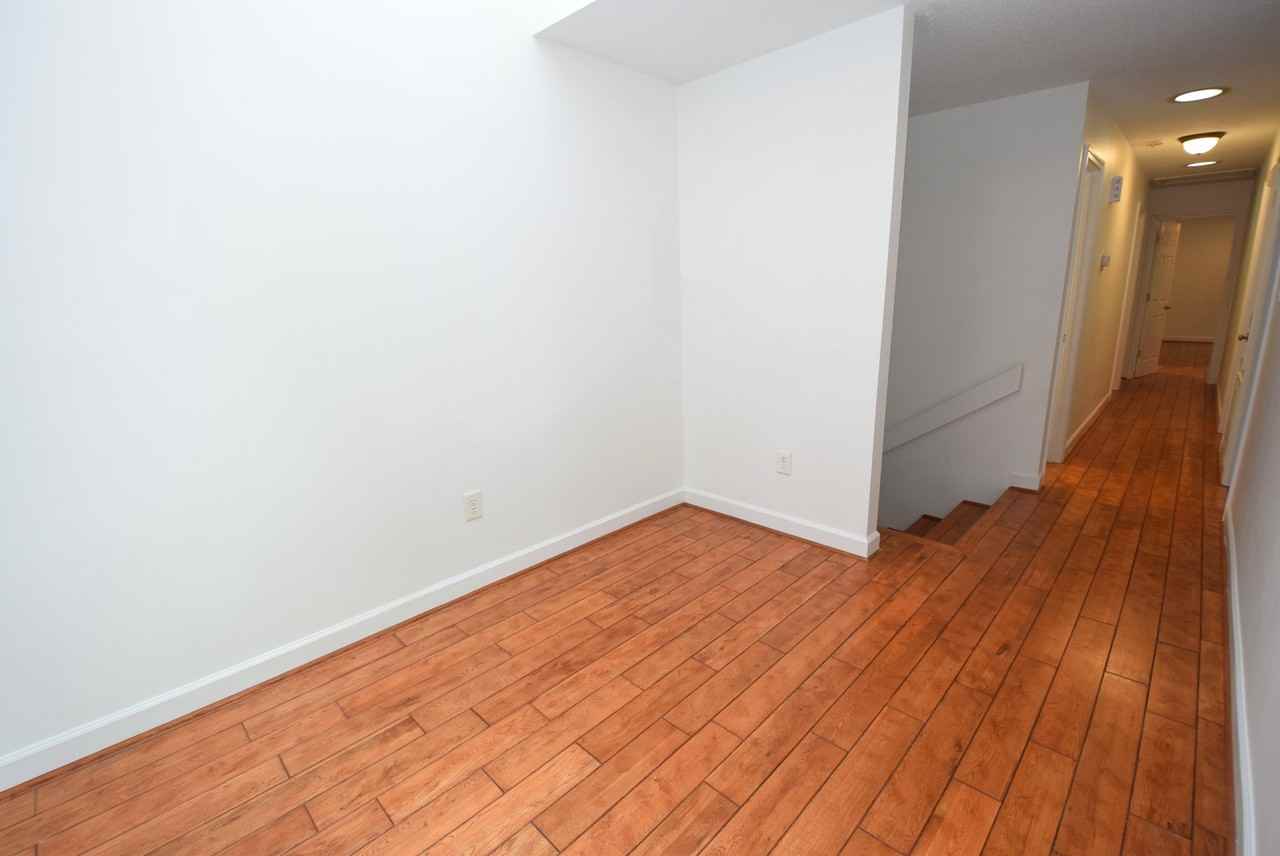 23 Copper Hill Ct - Photo 2 of 31