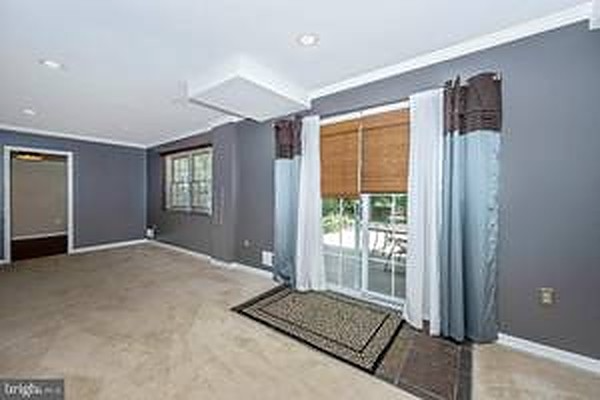 13609 Creekside Dr - Photo 4 of 10