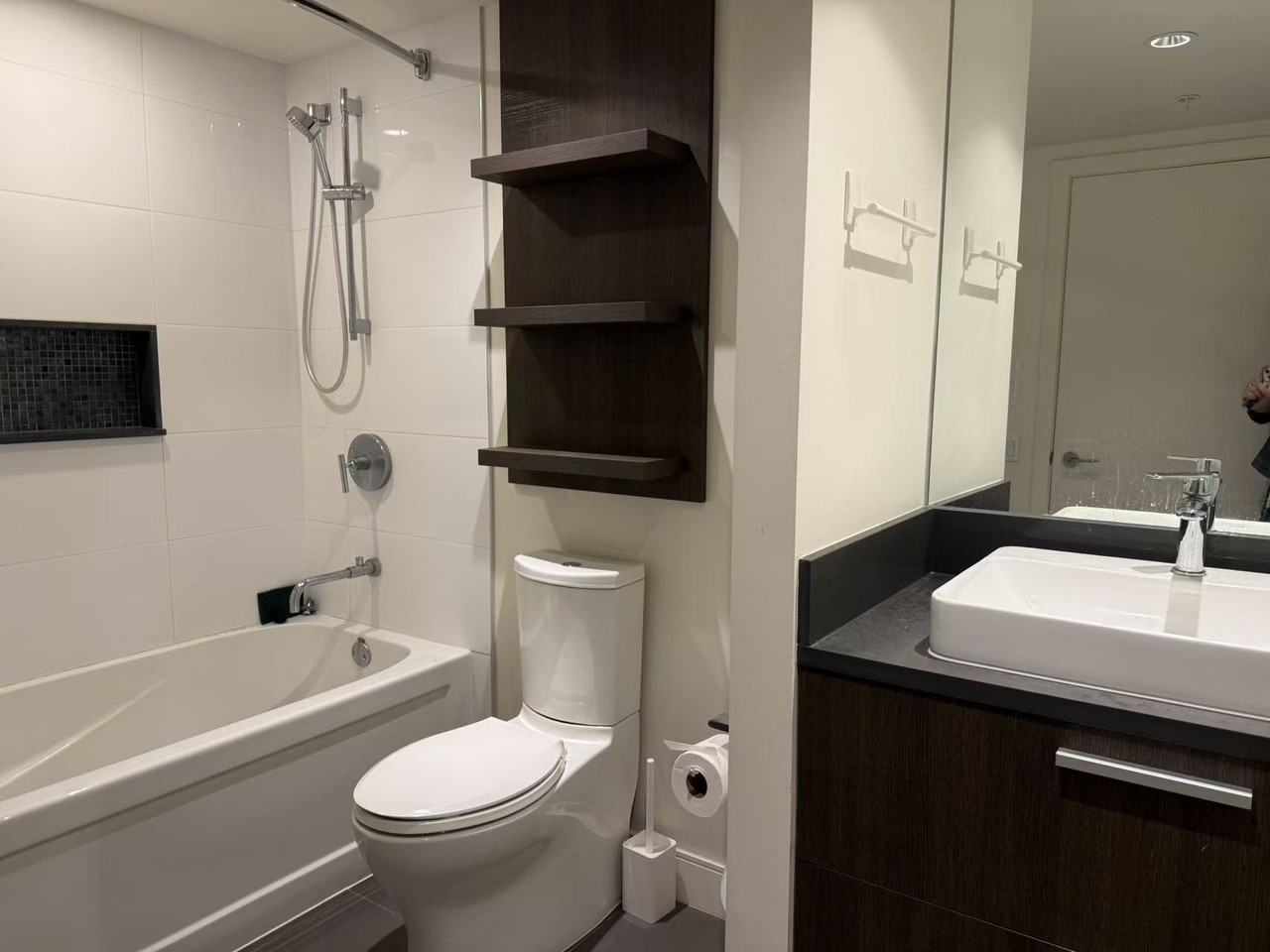 3007 Glen Drive #908 - Photo 5 of 8