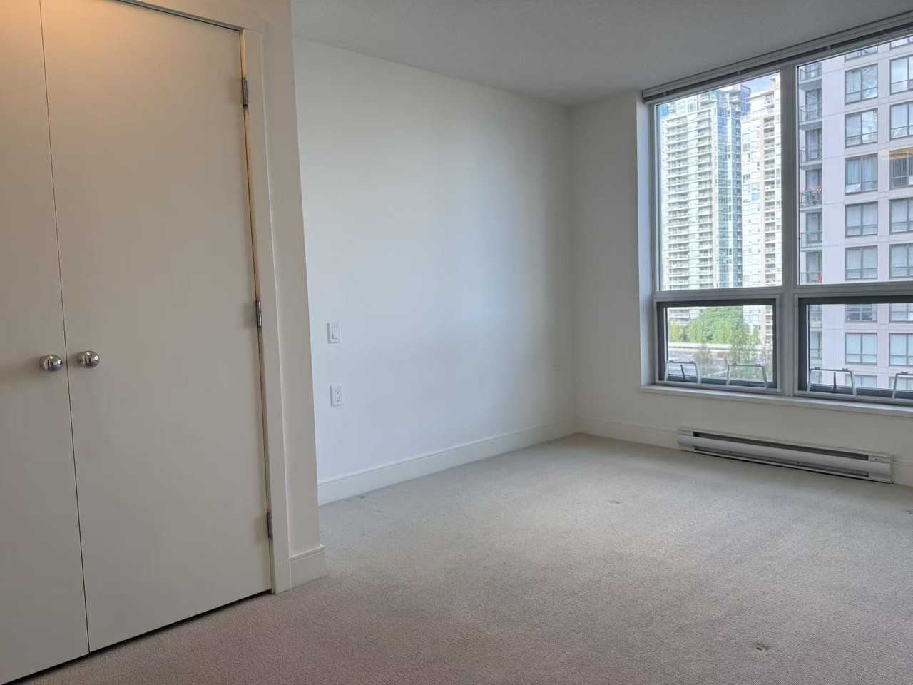 3007 Glen Drive #908 - Photo 7 of 8