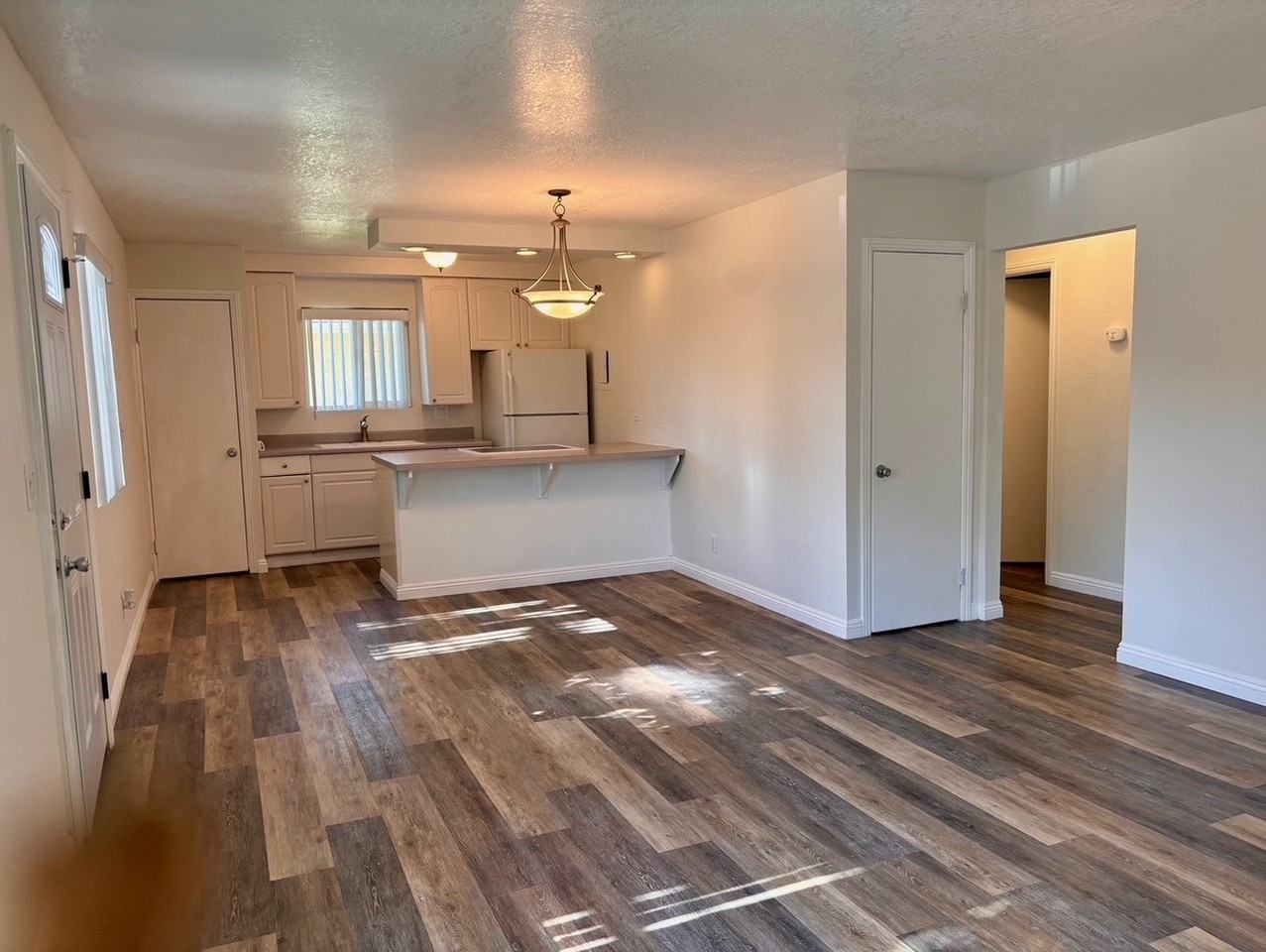 2604 Rudder Ave - Photo 3 of 15