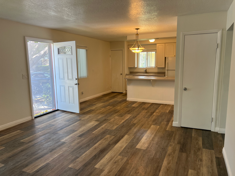 2604 Rudder Ave - Photo 4 of 15