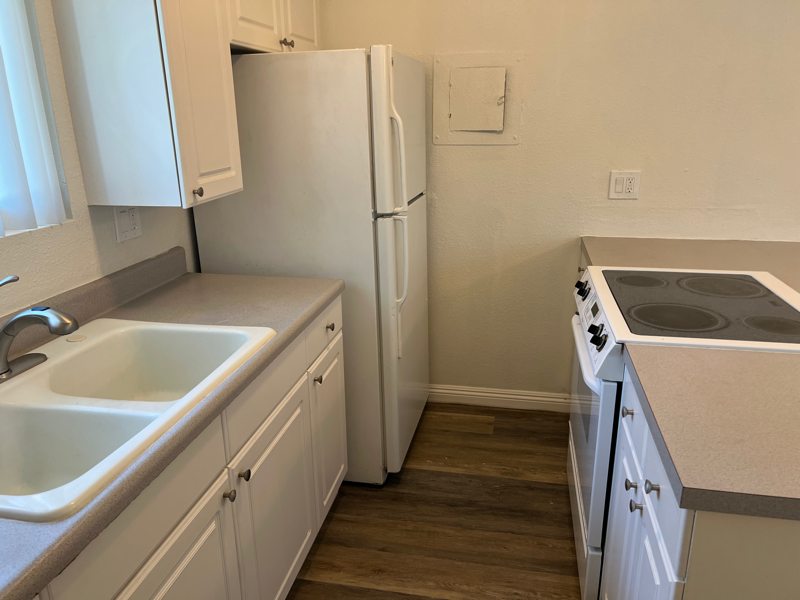2604 Rudder Ave - Photo 6 of 15