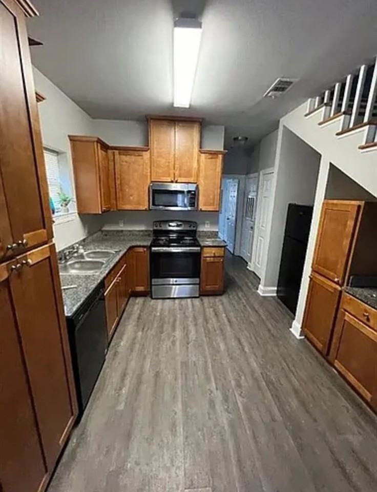 5515 Paige St - Photo 2 of 6