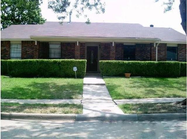 10410 Black Walnut Dr - Photo 2 of 7