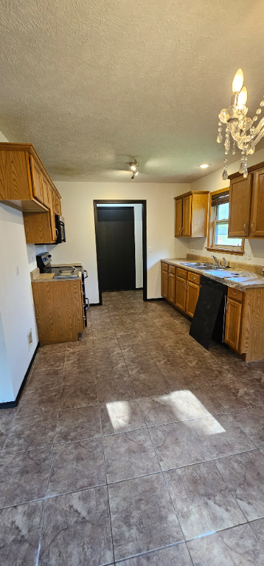 450 S Elgin Ave - Photo 6 of 18