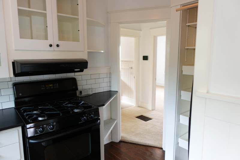 309 Hayes St - Photo 7 of 20