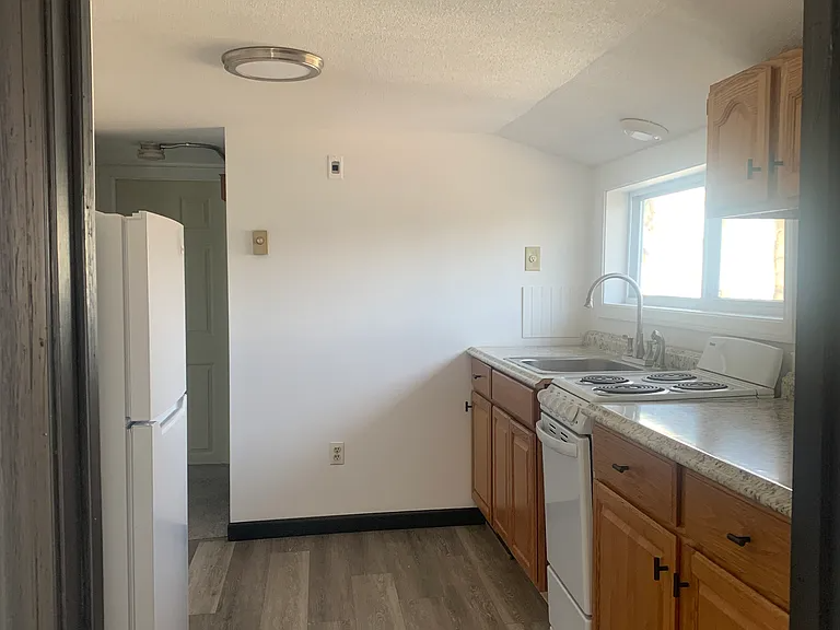 5 Leonard Ave #2 - Photo 2 of 10