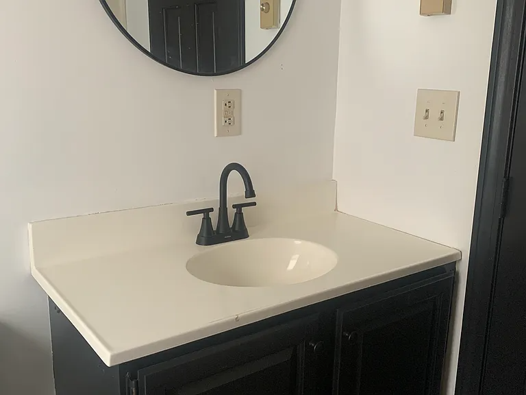 5 Leonard Ave #2 - Photo 3 of 10