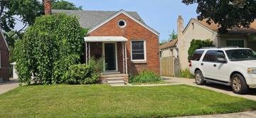featured image of 20665 Beaufait St