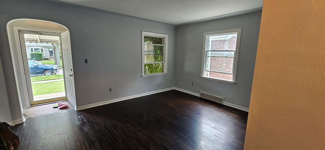 20665 Beaufait St - Photo 3 of 12