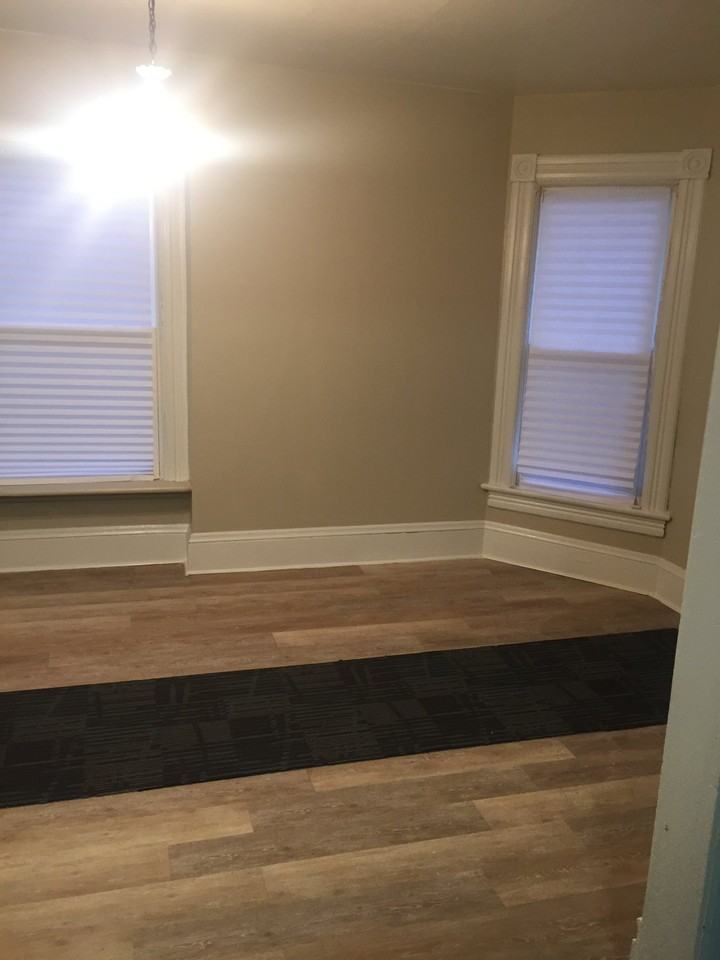 506 W Franklin St - Photo 2 of 8