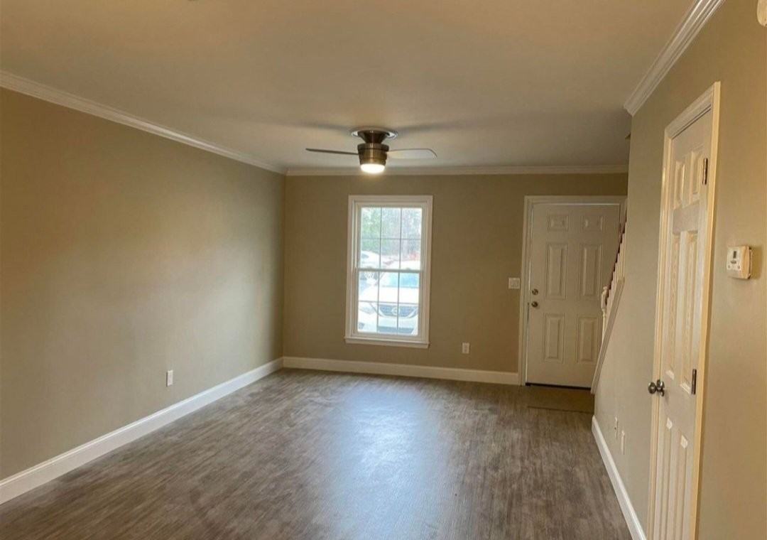 2220 Oakwood Ln - Photo 3 of 6