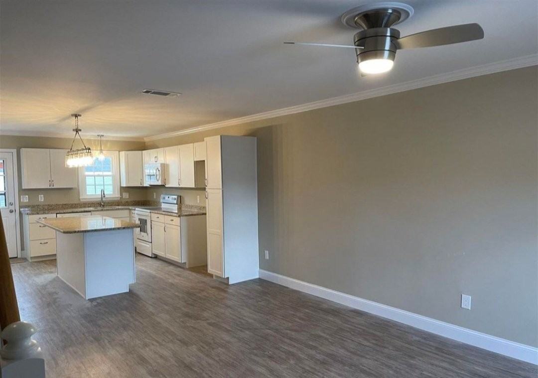 2220 Oakwood Ln - Photo 4 of 6