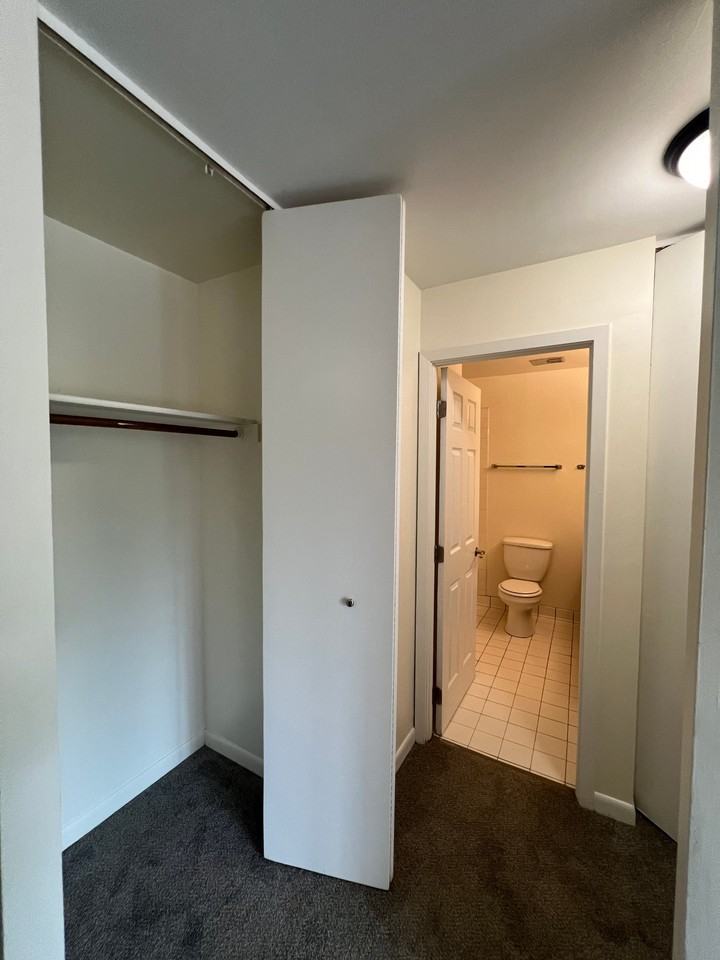 5550 Abbey Dr #5550-2K - Photo 4 of 9