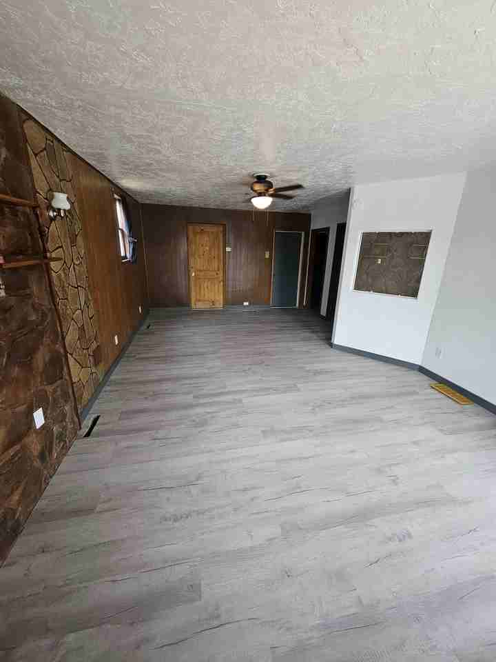 928 Utah Ave - Photo 4 of 11
