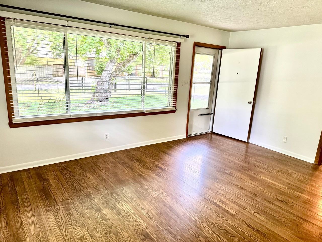 910 Gilbert Ave #1-2DUPLEX - Photo 5 of 15