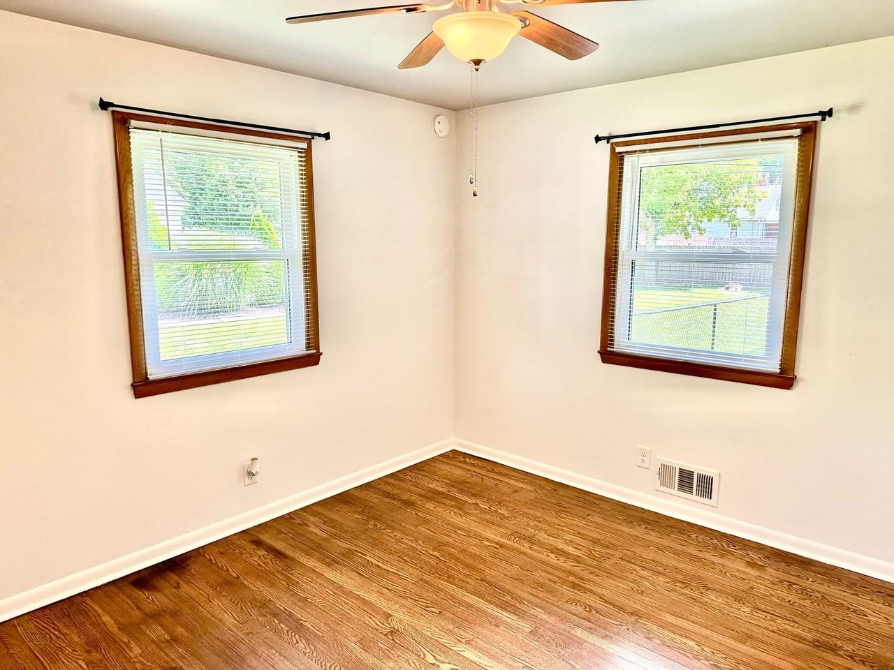 910 Gilbert Ave #1-2DUPLEX - Photo 6 of 15