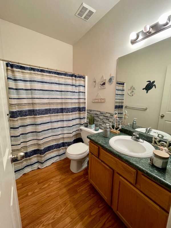 913 York Dr - Photo 3 of 8