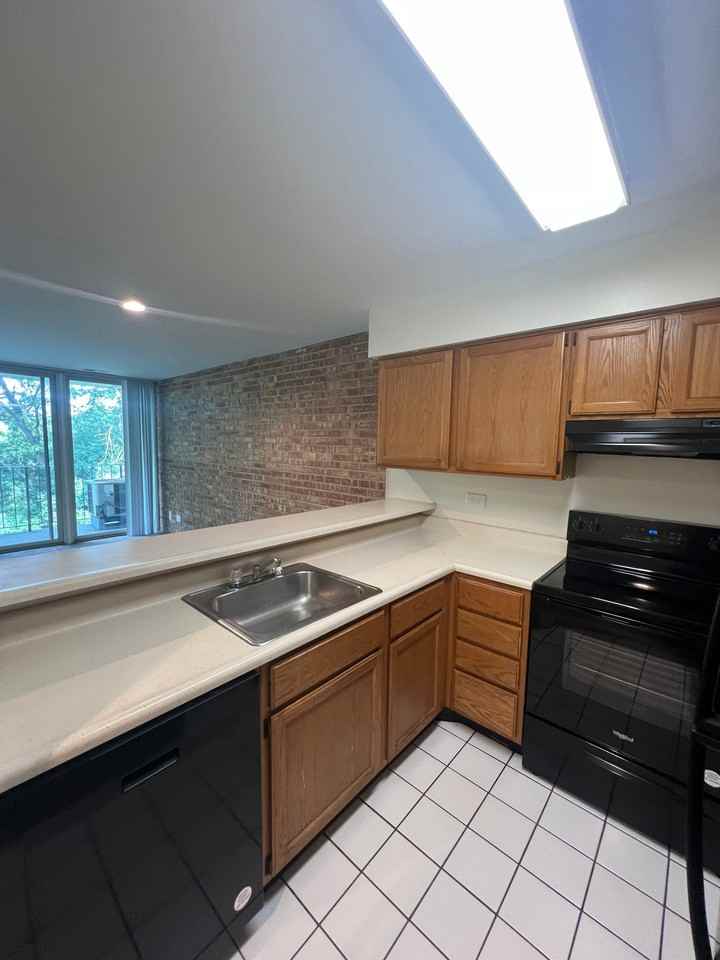 5550 Abbey Dr #5550-3G - Photo 3 of 15