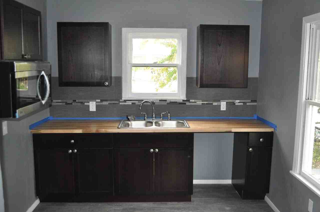 2331 Waverly Ave - Photo 2 of 4