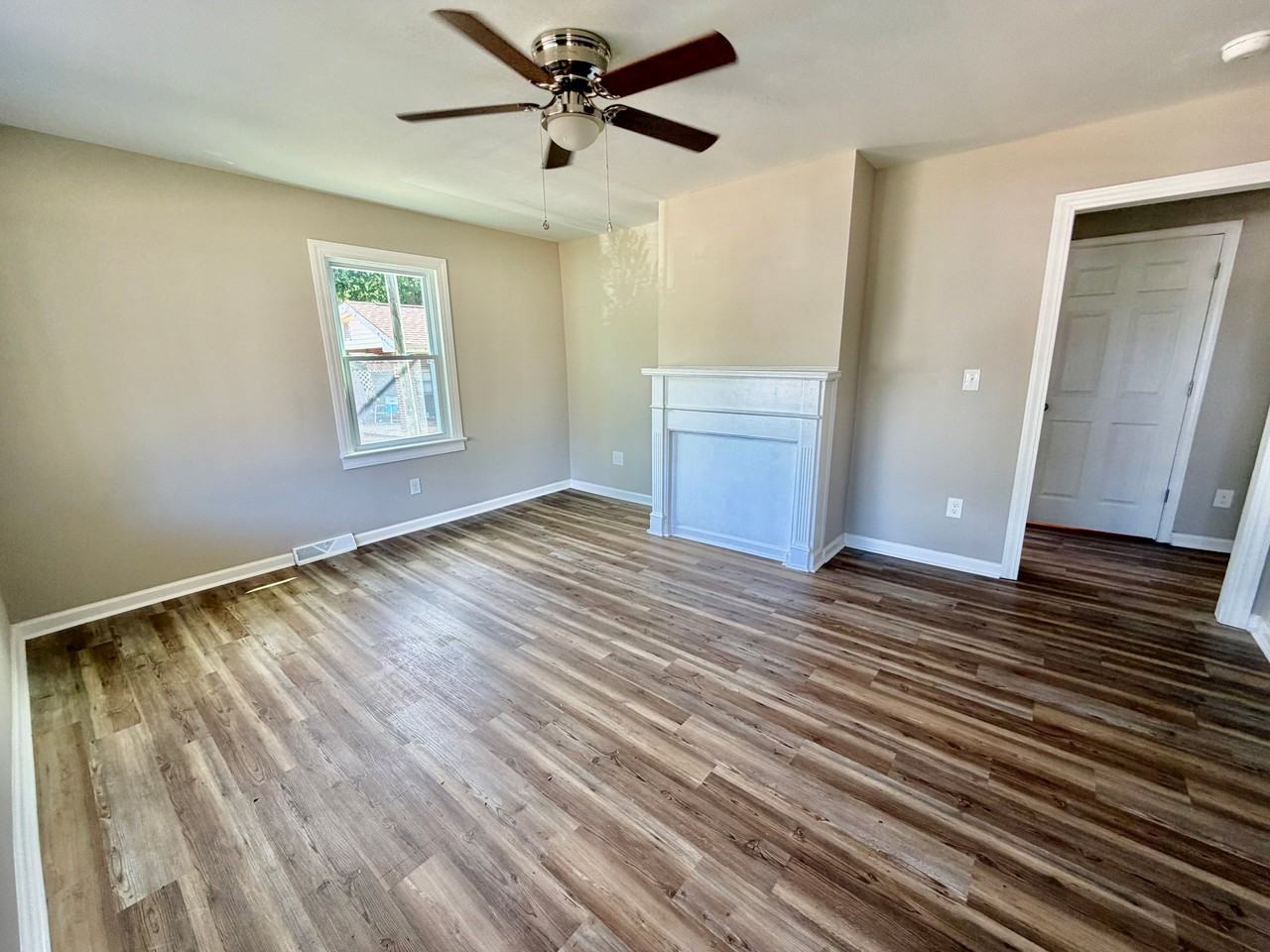 203 Sunshine Ave - Photo 2 of 12