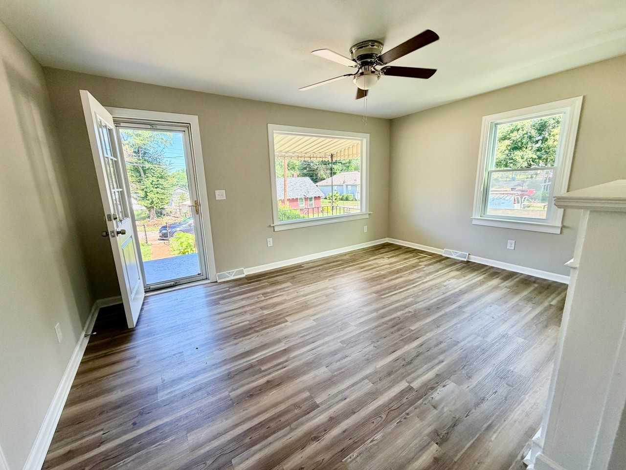 203 Sunshine Ave - Photo 3 of 12