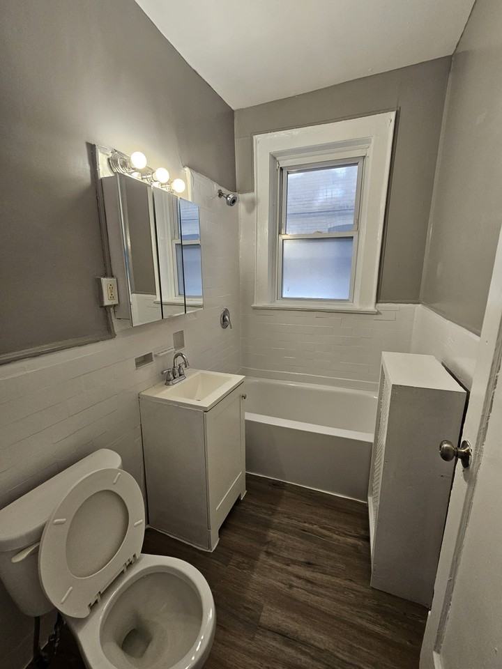 784 Clinton Avenue #1E - Photo 3 of 8