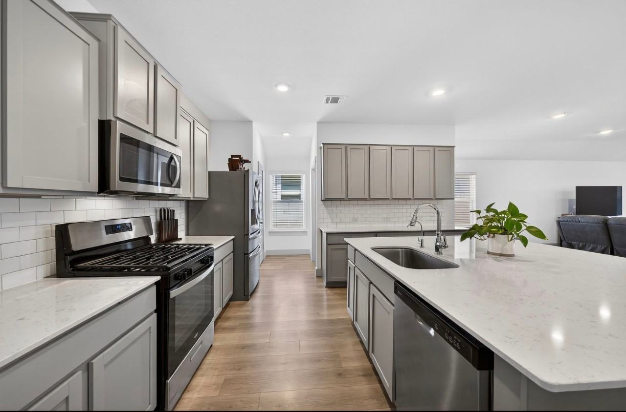 14214 Lavaca Spgs - Photo 6 of 20