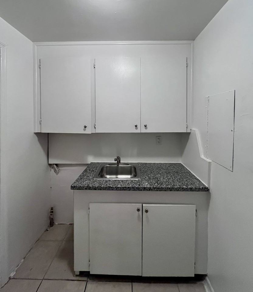 1556 Polk St - Photo 3 of 21