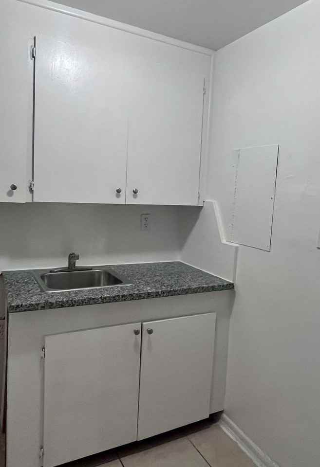 1556 Polk St - Photo 4 of 21