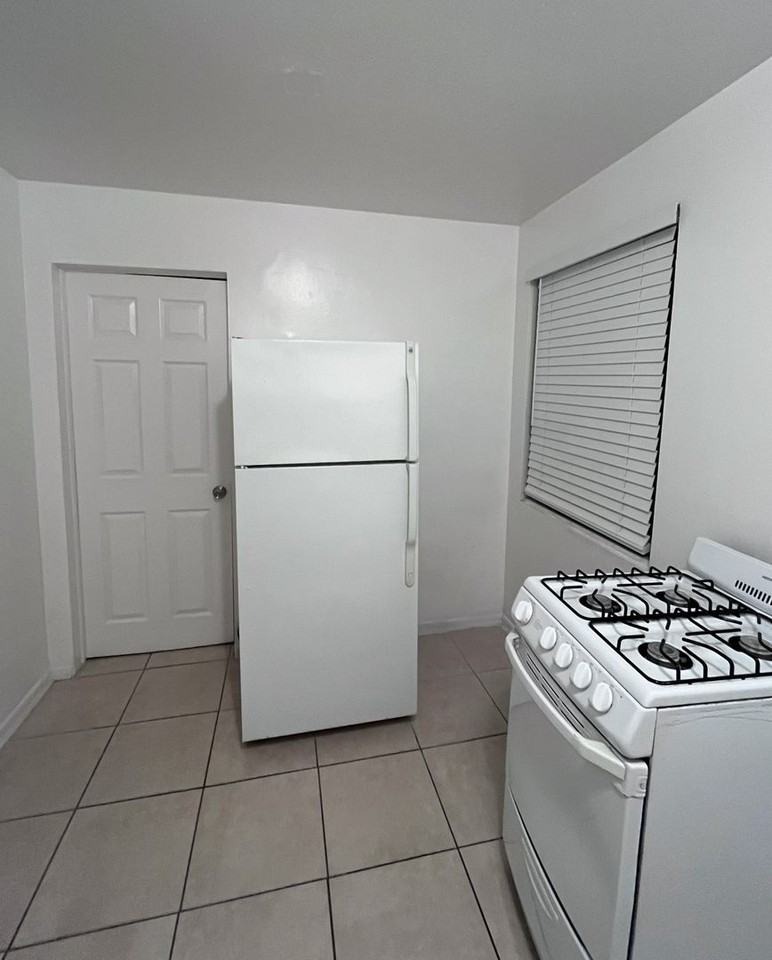 1556 Polk St - Photo 5 of 21