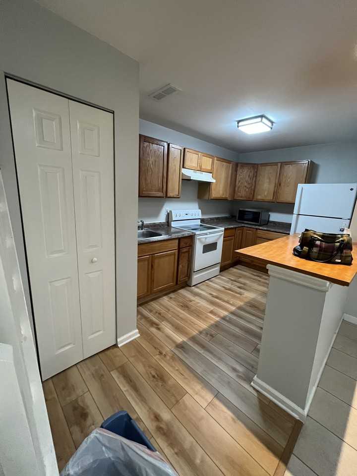 207 Newtowne Sq - Photo 2 of 14