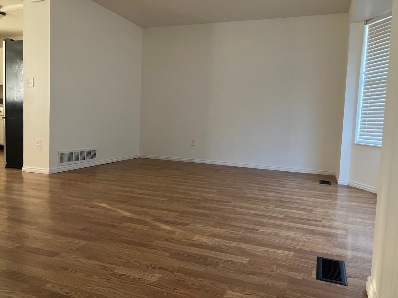 4072 Sw - Photo 2 of 34