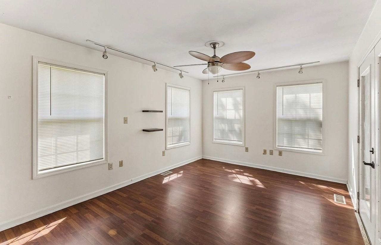 1646 Lillian Cir - Photo 4 of 19