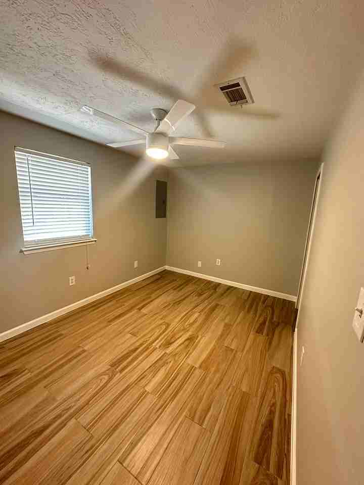 2830 Lelia St - Photo 4 of 17