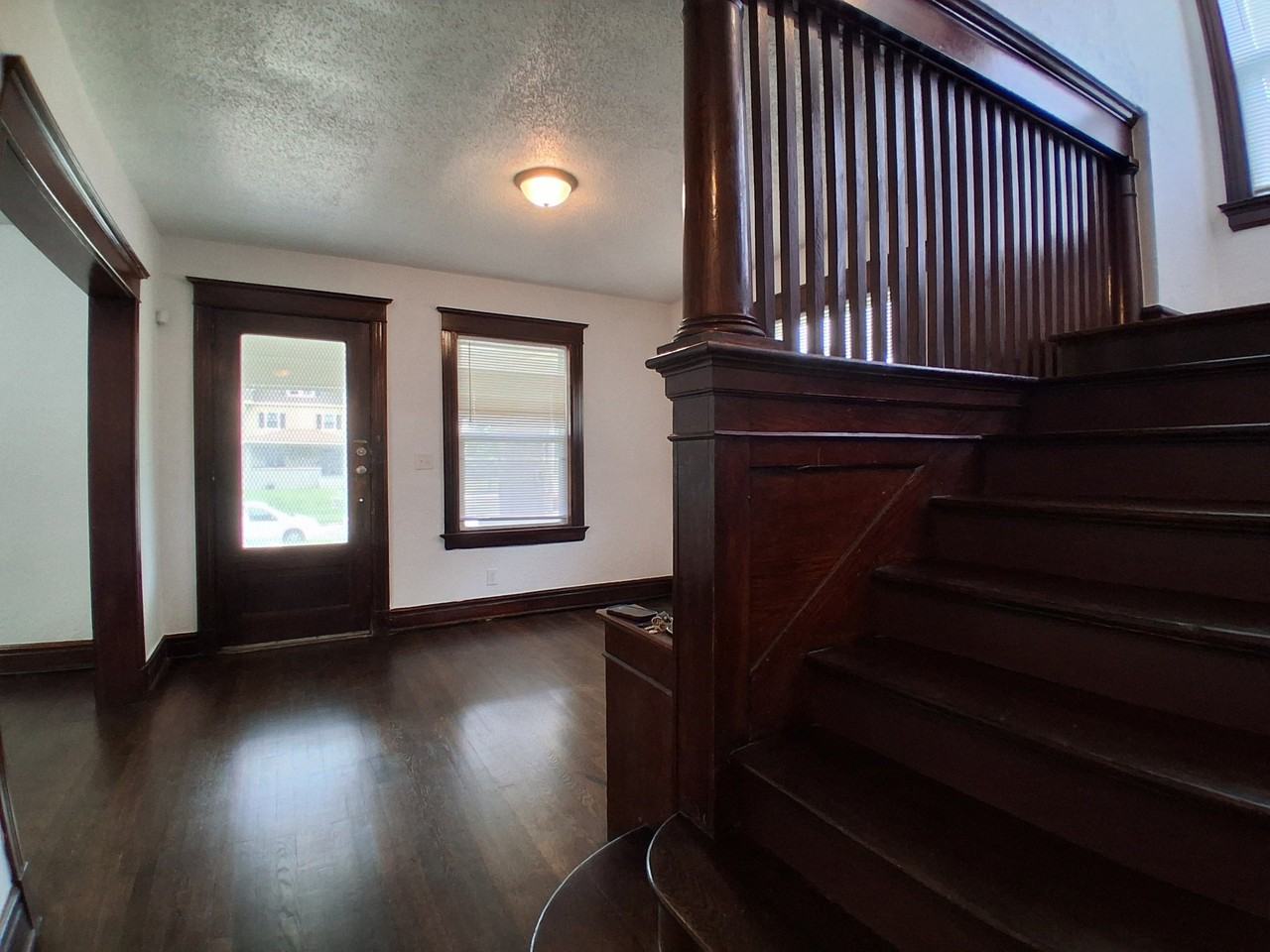 2640 Victor St - Photo 2 of 19