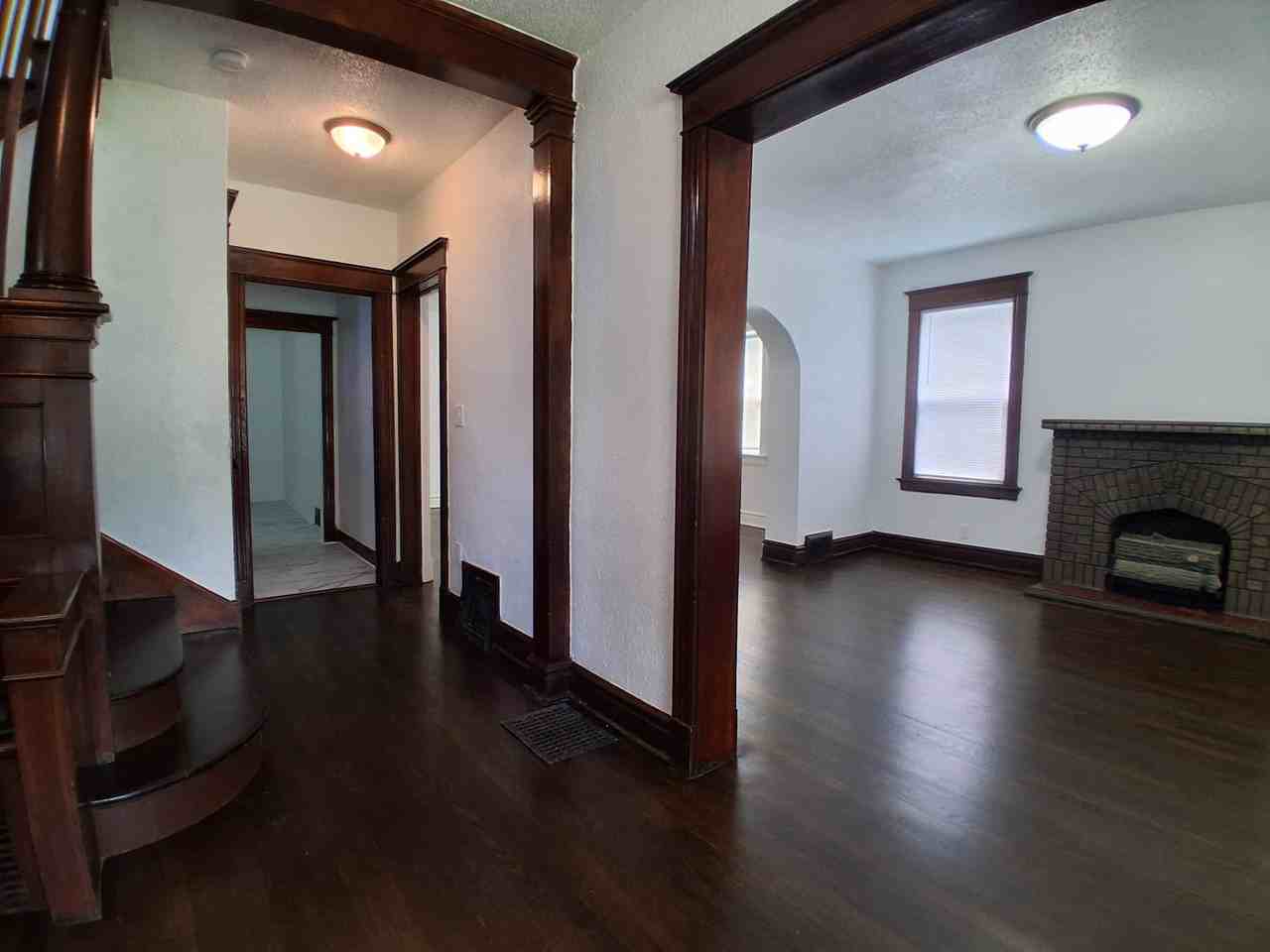 2640 Victor St - Photo 3 of 19
