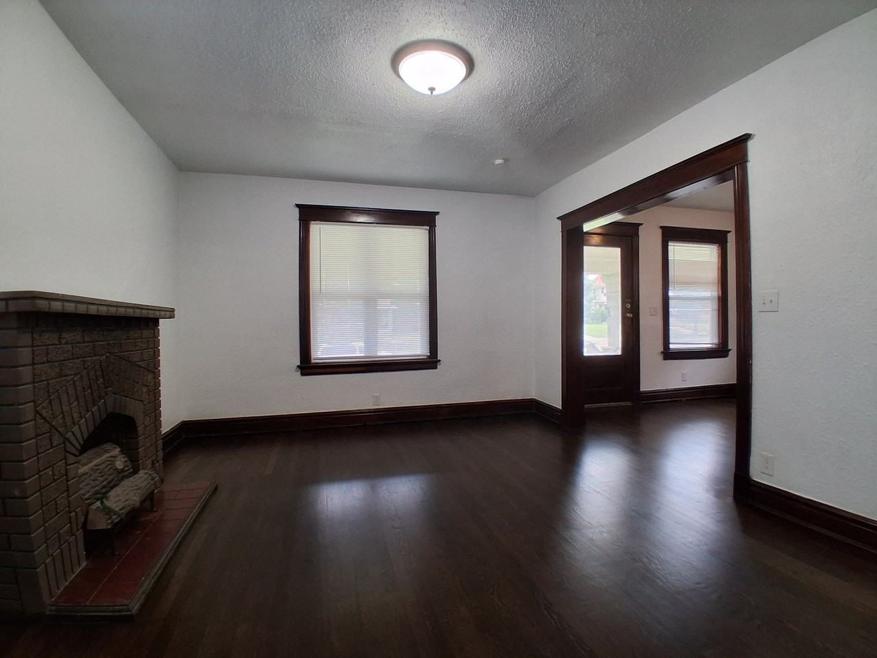 2640 Victor St - Photo 4 of 19