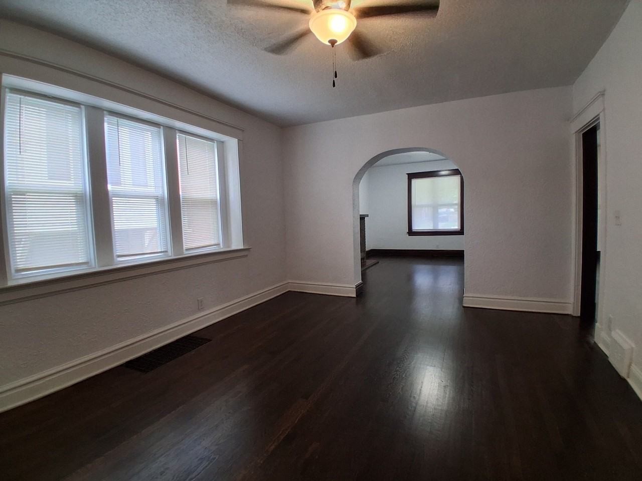 2640 Victor St - Photo 5 of 19