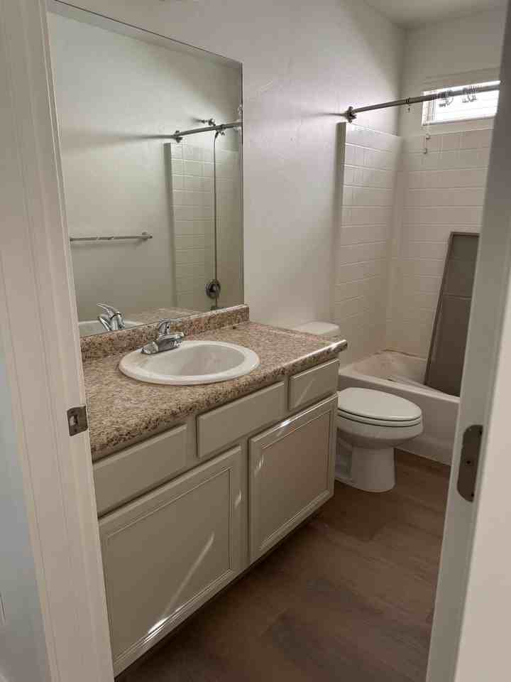1075 Wn #B - Photo 3 of 6