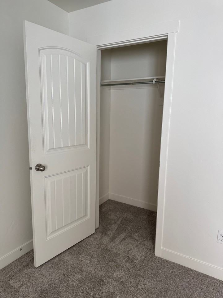 1075 Wn #B - Photo 4 of 6