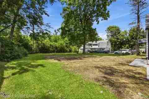 17 N Midland Dr - Photo 2 of 20