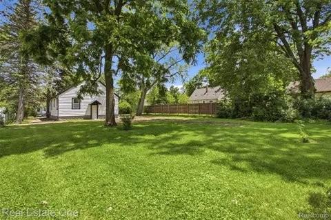 17 N Midland Dr - Photo 3 of 20