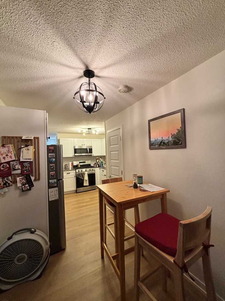 1433 4th St Ne #1 - Photo 5 of 11