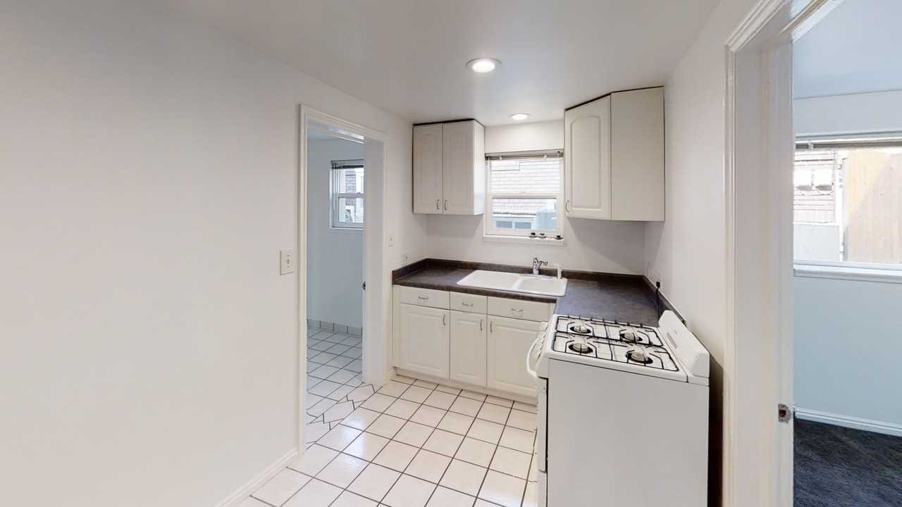 1123 E St #1123 - Photo 3 of 5