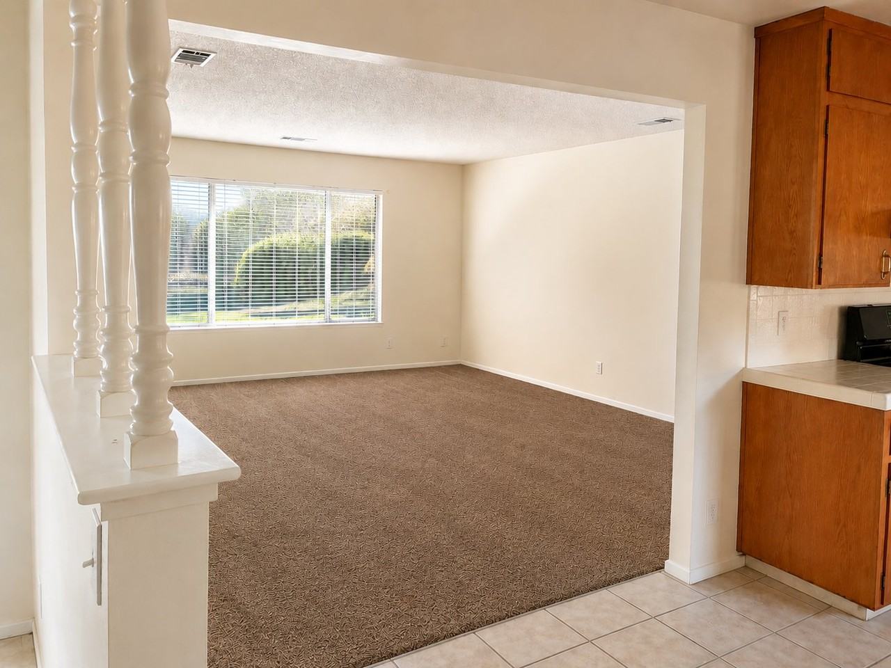 305 E Encore Dr - Photo 3 of 13