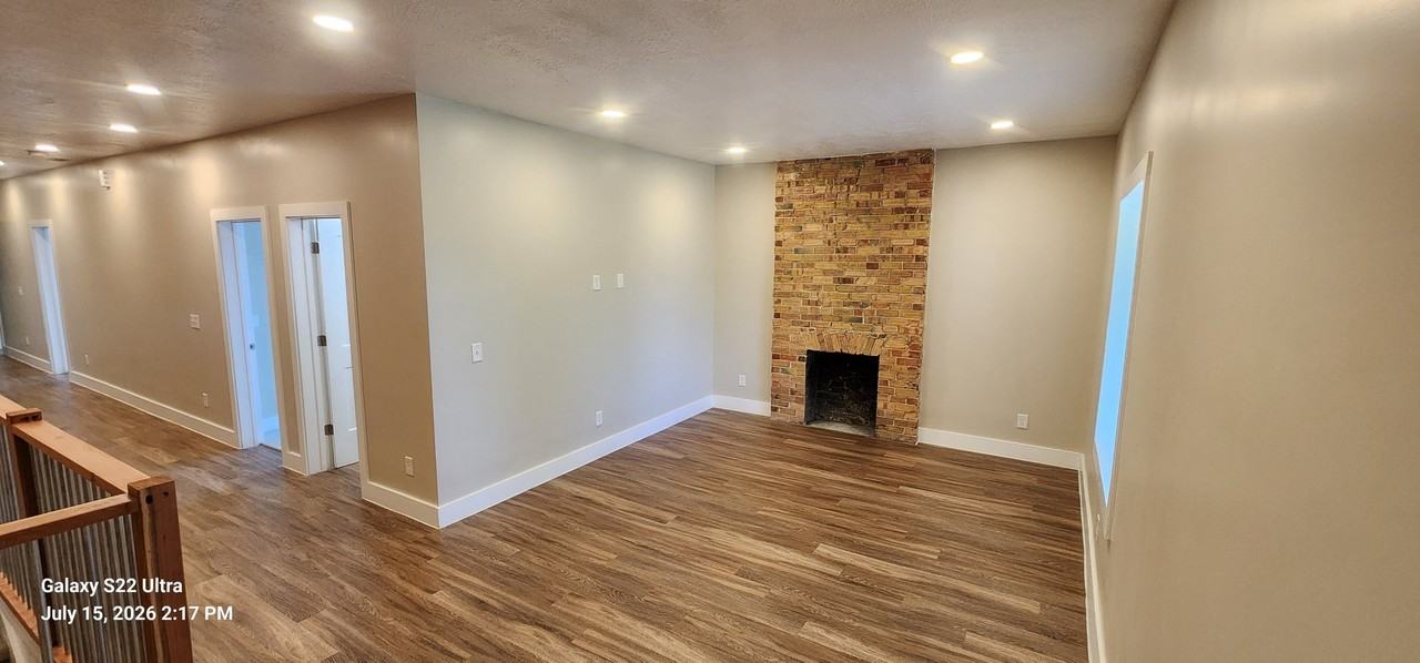 539 E 22nd St #3 - Photo 2 of 20