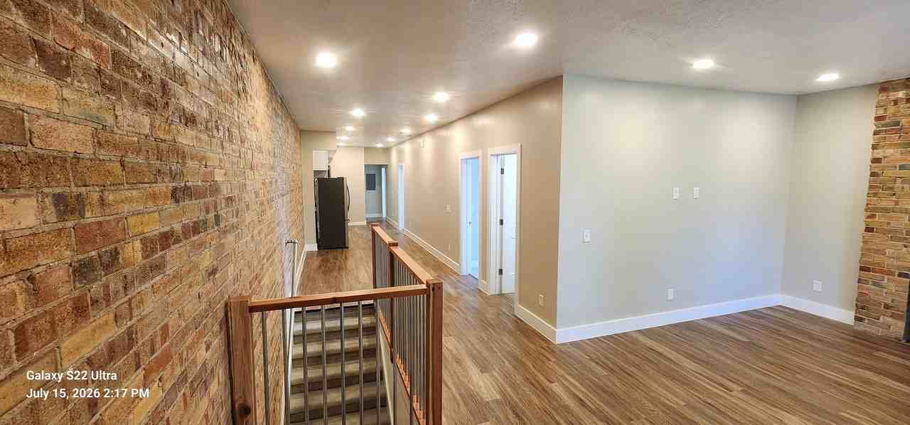 539 E 22nd St #3 - Photo 3 of 20